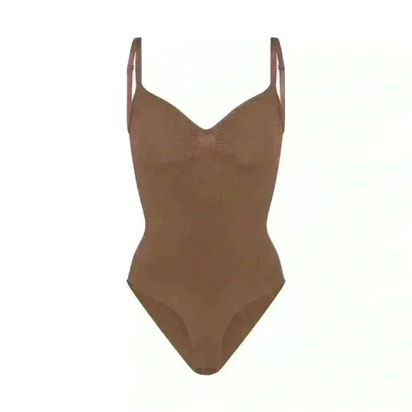 SKIMS  Adjustable Straps Seamless Sculpt Compression Brief Bodysuit - Picture 1 of 8
